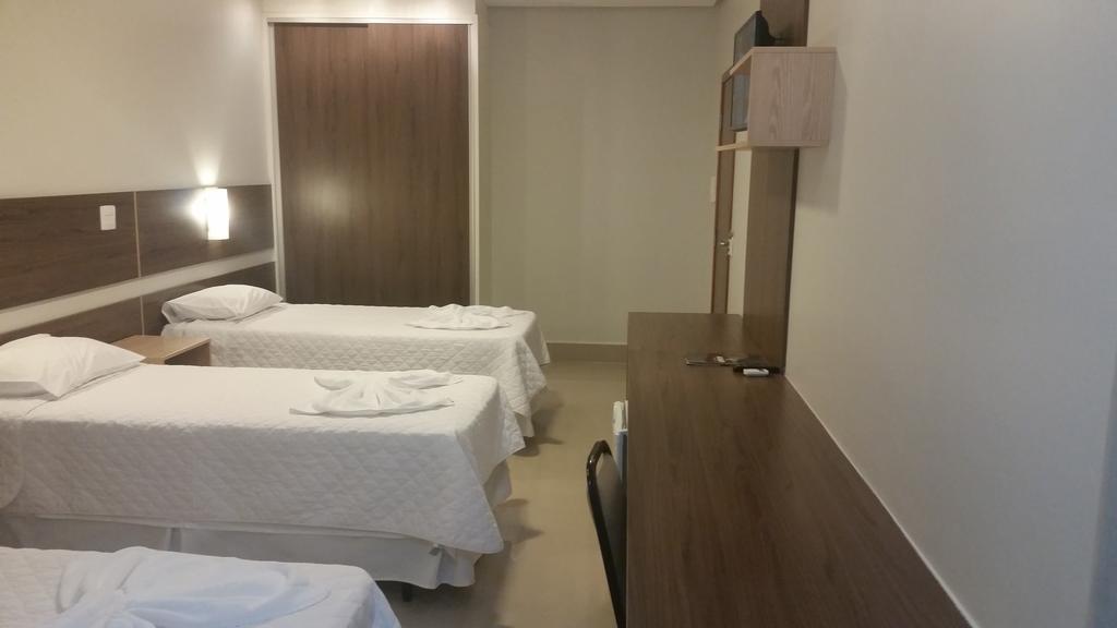 Kamur Plaza Hotel Goianesia Cameră foto